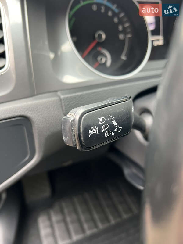 Volkswagen e-Golf 2016