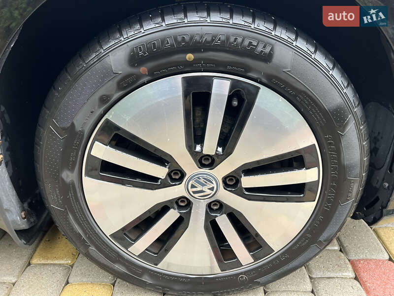 Volkswagen e-Golf 2016