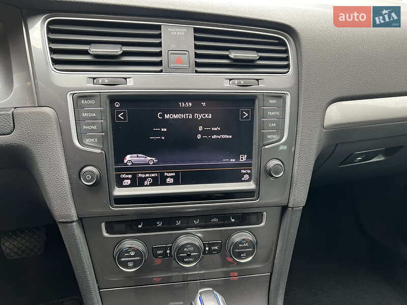 Volkswagen e-Golf 2016