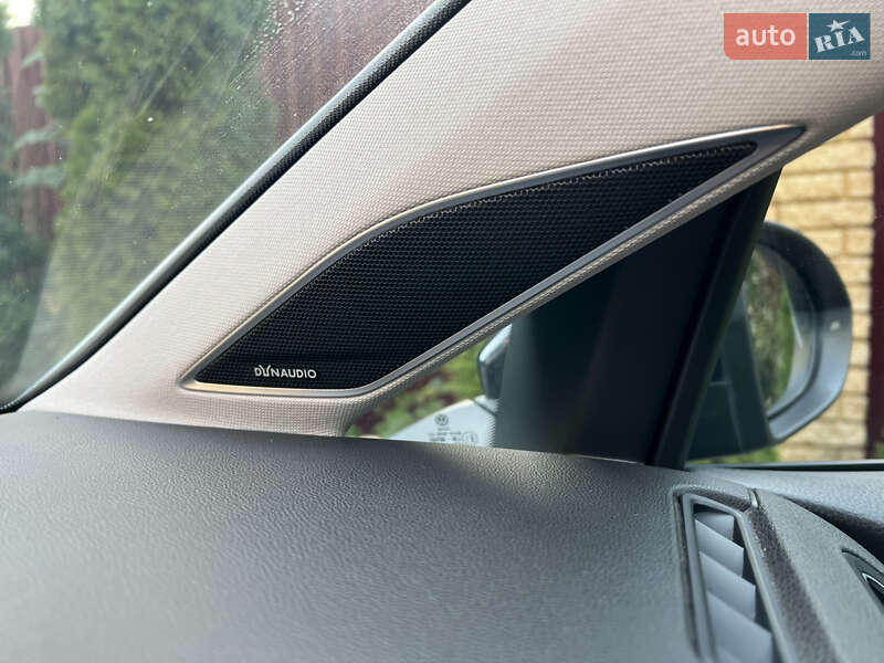 Volkswagen e-Golf 2016