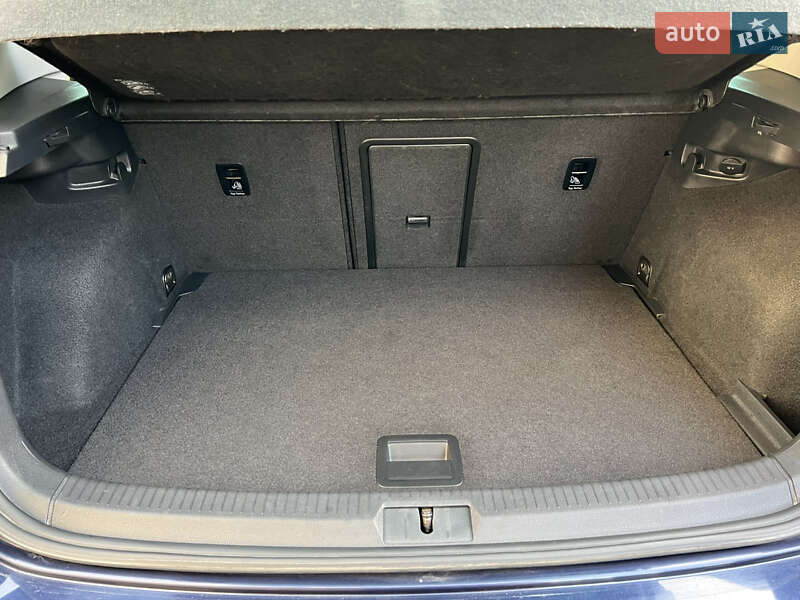 Volkswagen e-Golf 2016