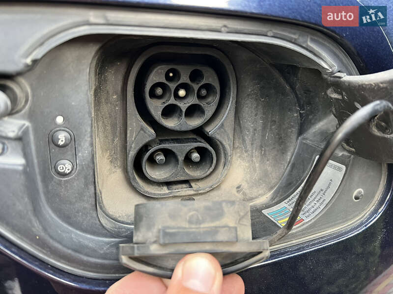 Volkswagen e-Golf 2016