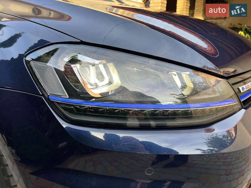 Volkswagen e-Golf 2016