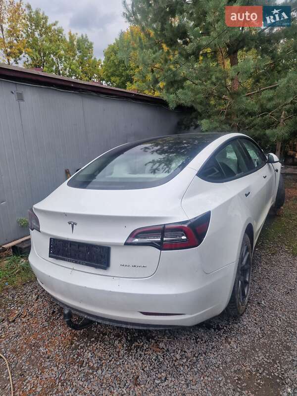 Tesla Model 3 2021