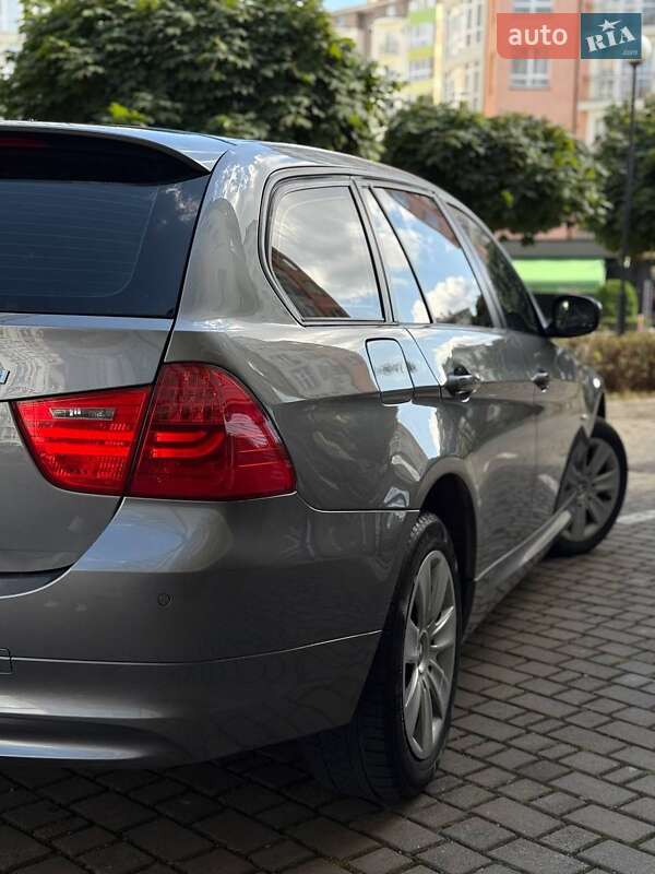 BMW 3 Series 2010