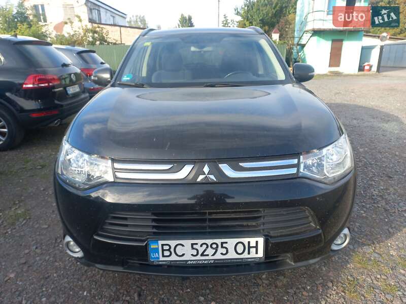 Mitsubishi Outlander 2012