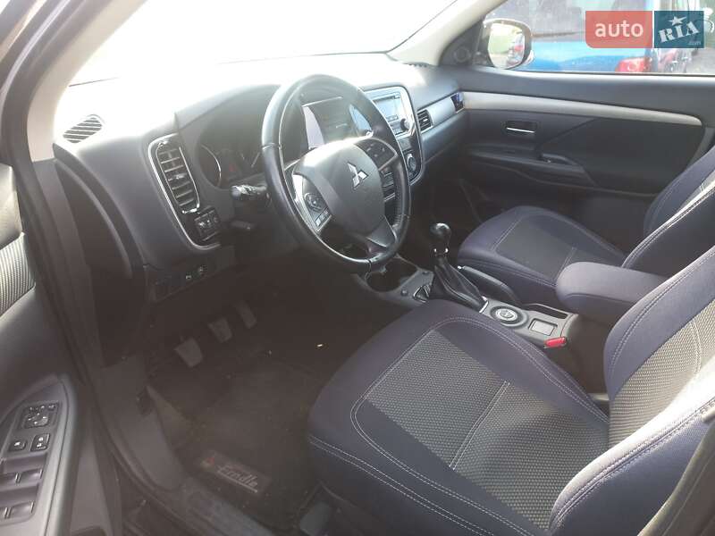 Mitsubishi Outlander 2012