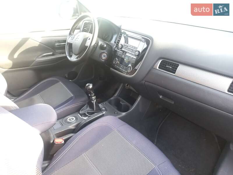 Mitsubishi Outlander 2012