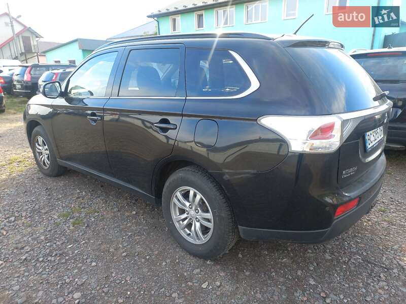 Mitsubishi Outlander 2012