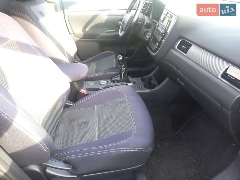 Mitsubishi Outlander 2012