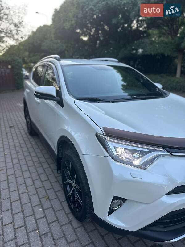 Toyota RAV4 2017