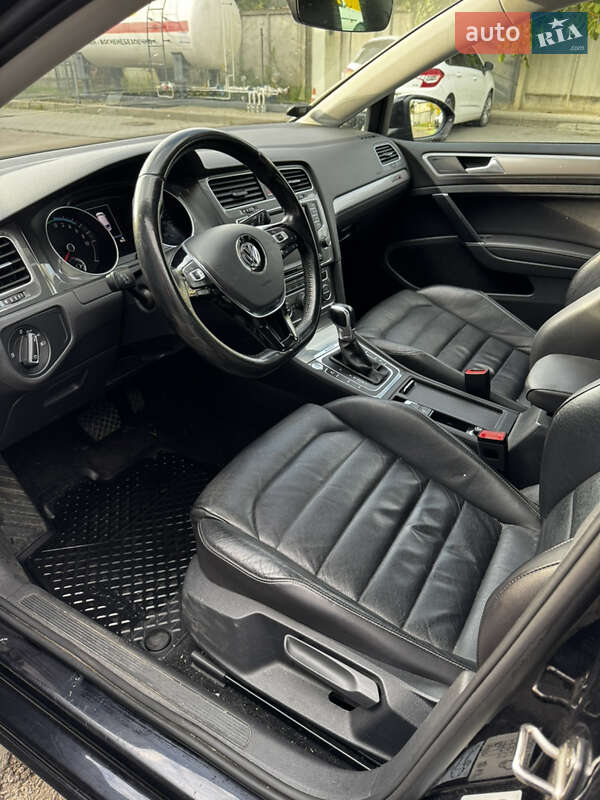 Volkswagen e-Golf 2016