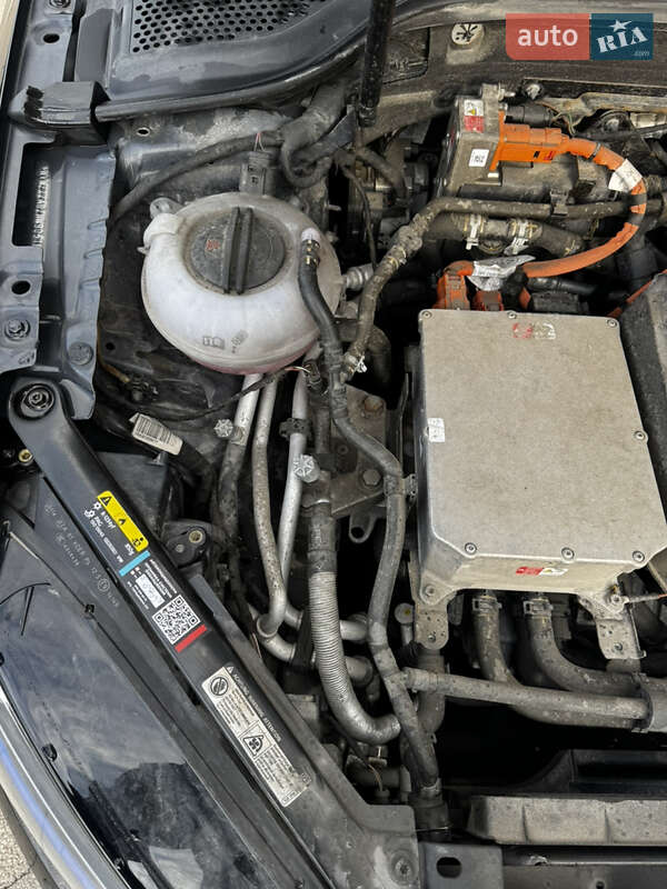 Volkswagen e-Golf 2016