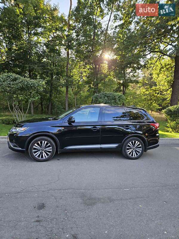 Mitsubishi Outlander 2018