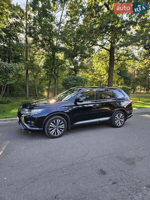 Mitsubishi Outlander 2018