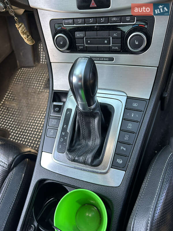 Volkswagen CC / Passat CC 2011