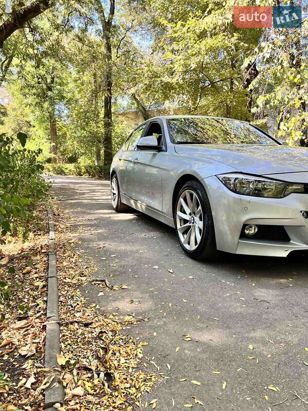 BMW 3 Series 2016