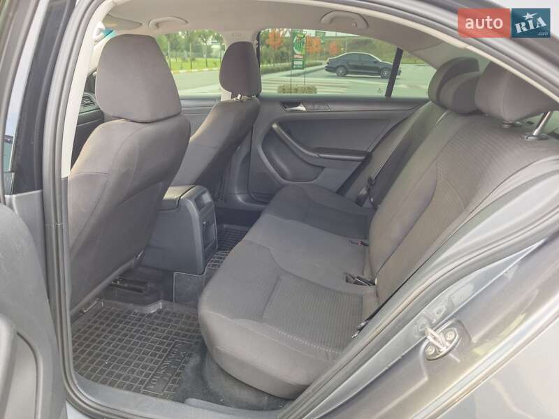 Volkswagen Jetta 2015