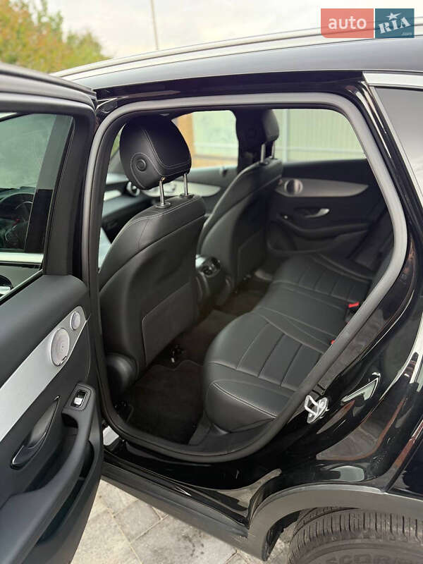 Mercedes-Benz GLC-Class 2019