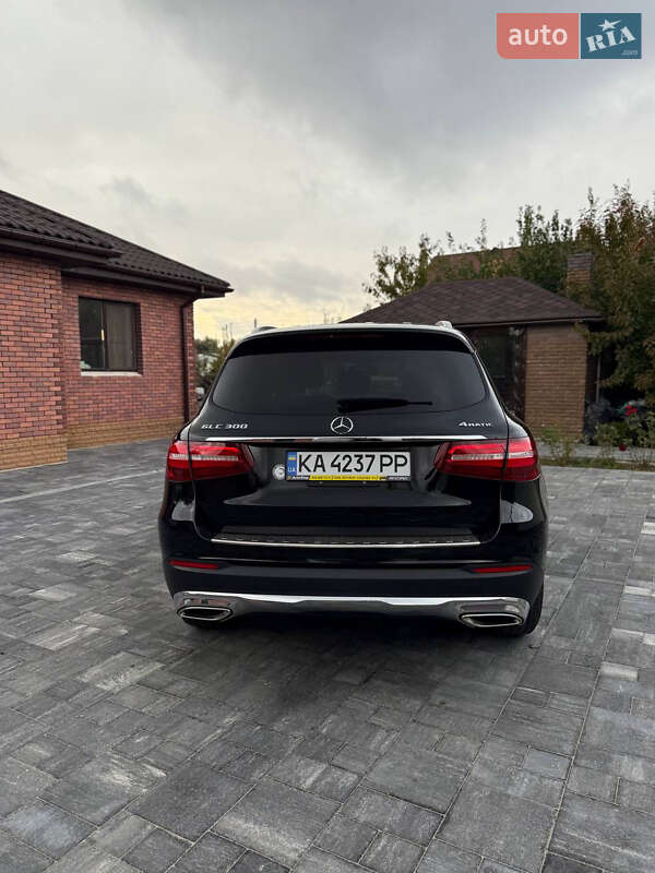 Mercedes-Benz GLC-Class 2019