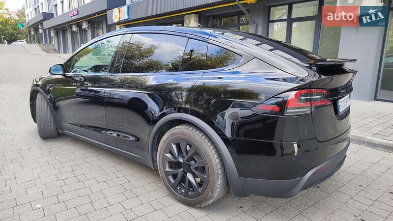 Tesla Model X 2023