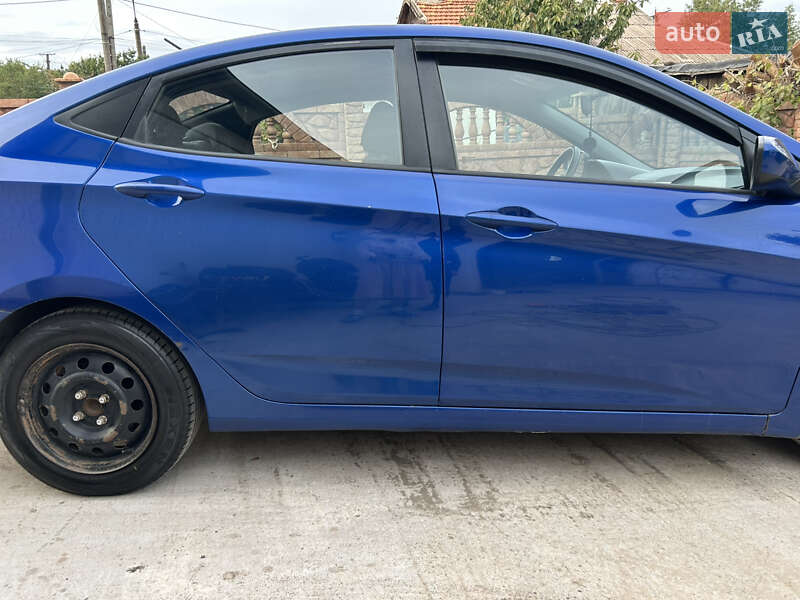 Hyundai Accent 2011