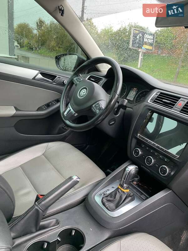 Volkswagen Jetta 2013