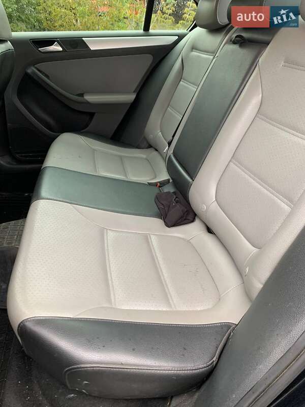 Volkswagen Jetta 2013