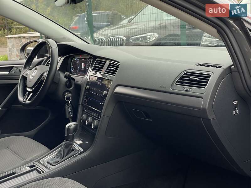 Volkswagen e-Golf 2020