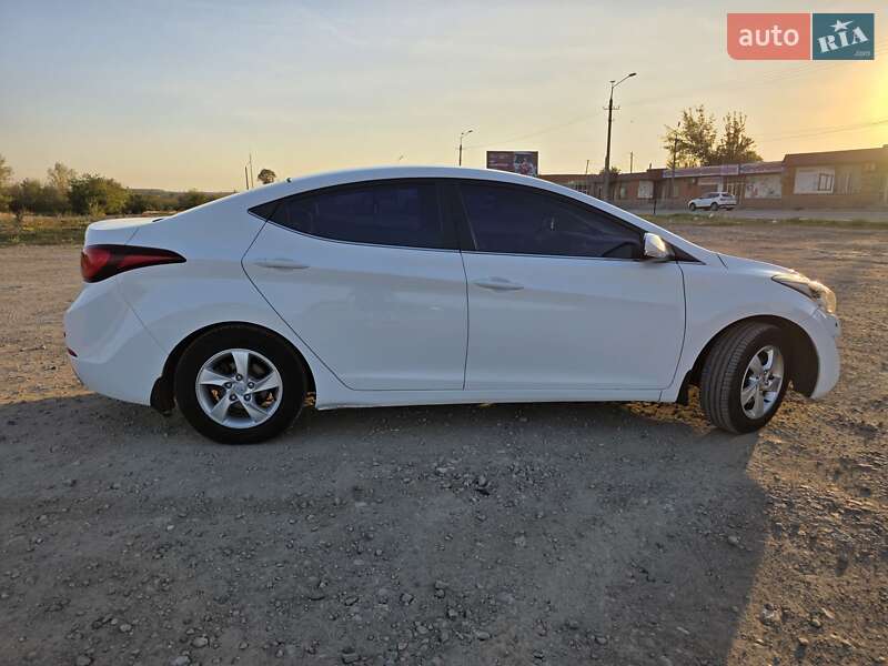 Hyundai Elantra 2015