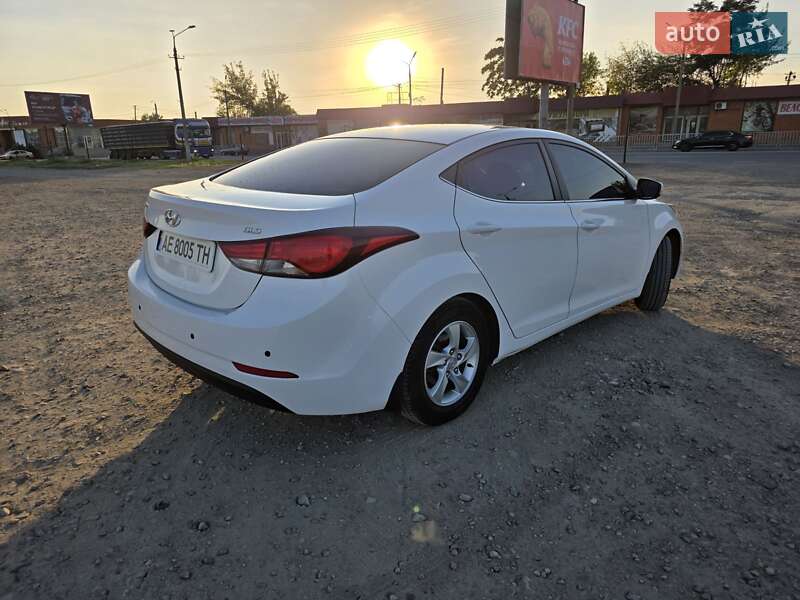 Hyundai Elantra 2015
