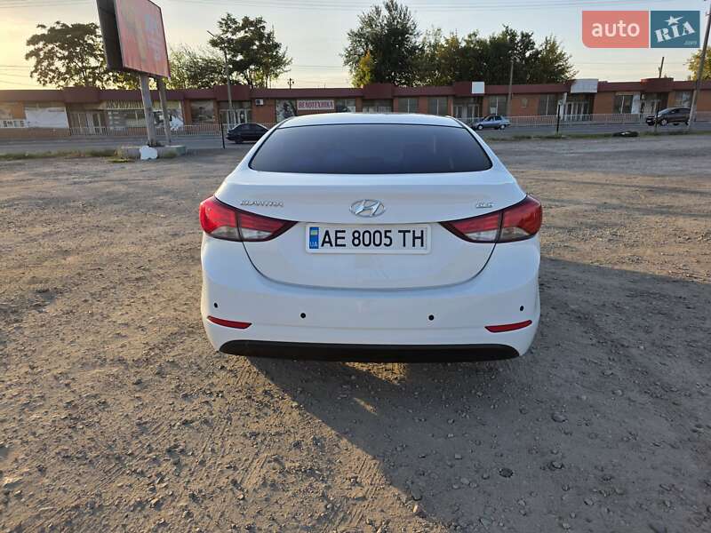 Hyundai Elantra 2015
