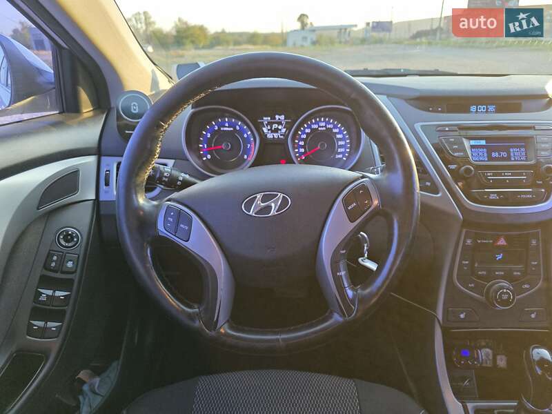 Hyundai Elantra 2015