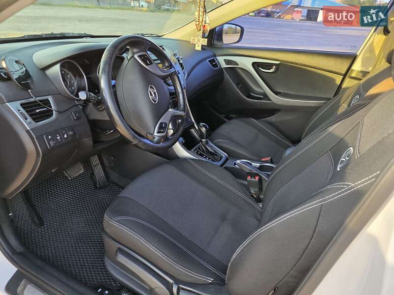 Hyundai Elantra 2015