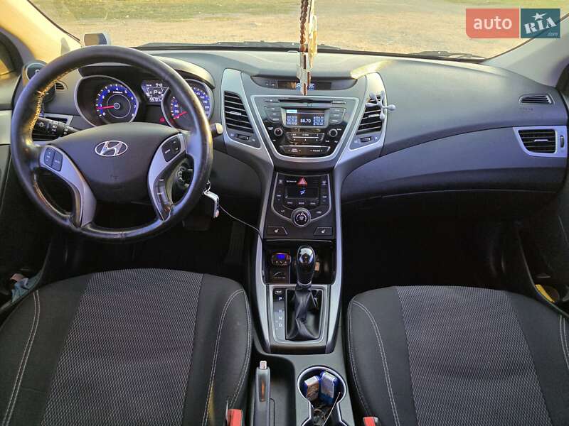 Hyundai Elantra 2015