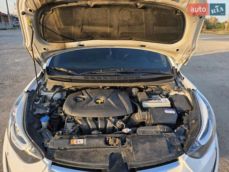 Hyundai Elantra 2015