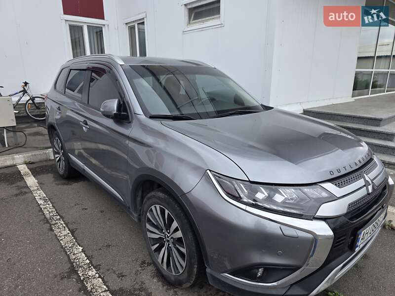 Mitsubishi Outlander 2019