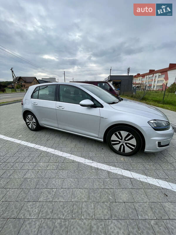 Volkswagen e-Golf 2015