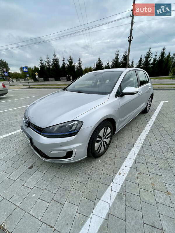 Volkswagen e-Golf 2015