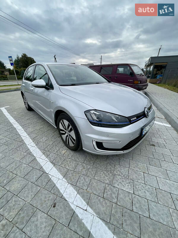 Volkswagen e-Golf 2015