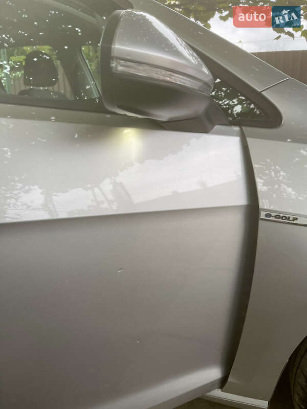 Volkswagen e-Golf 2015