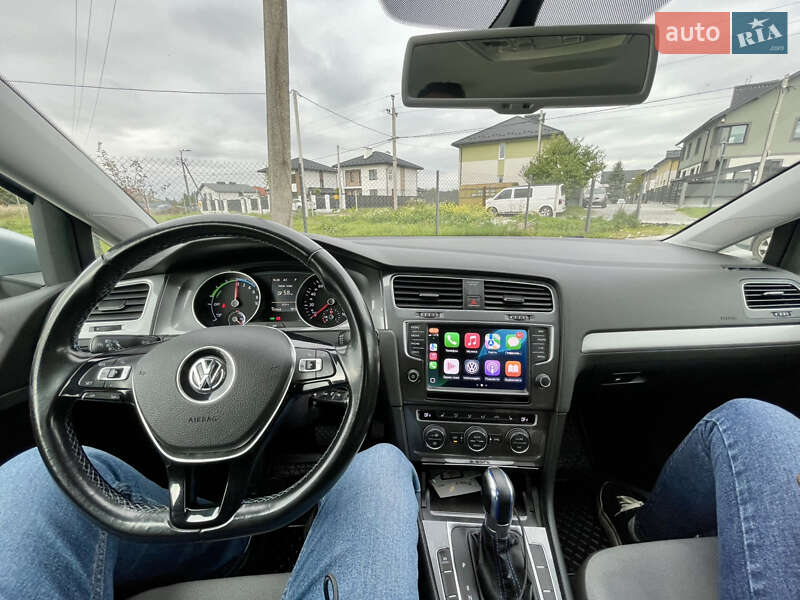 Volkswagen e-Golf 2015