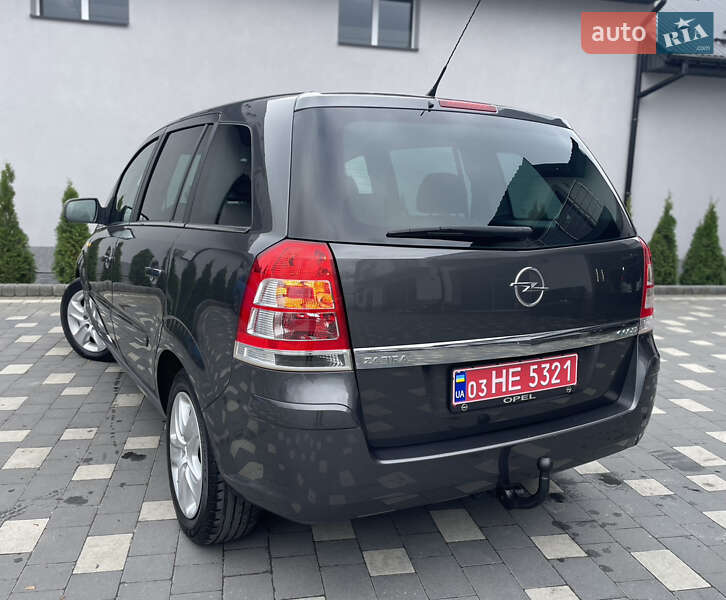 Opel Zafira 2011