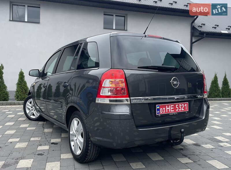 Opel Zafira 2011