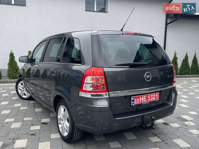 Opel Zafira 2011