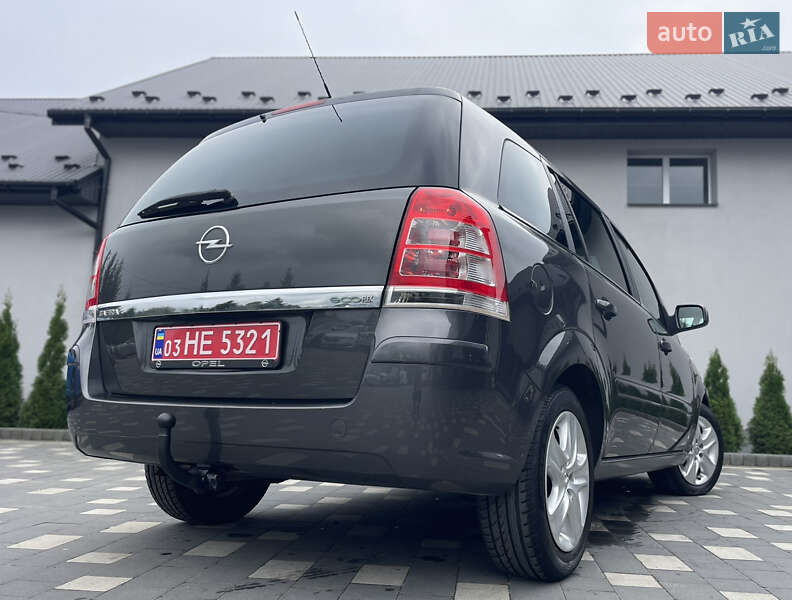 Opel Zafira 2011