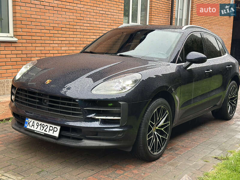 Porsche Macan 2021