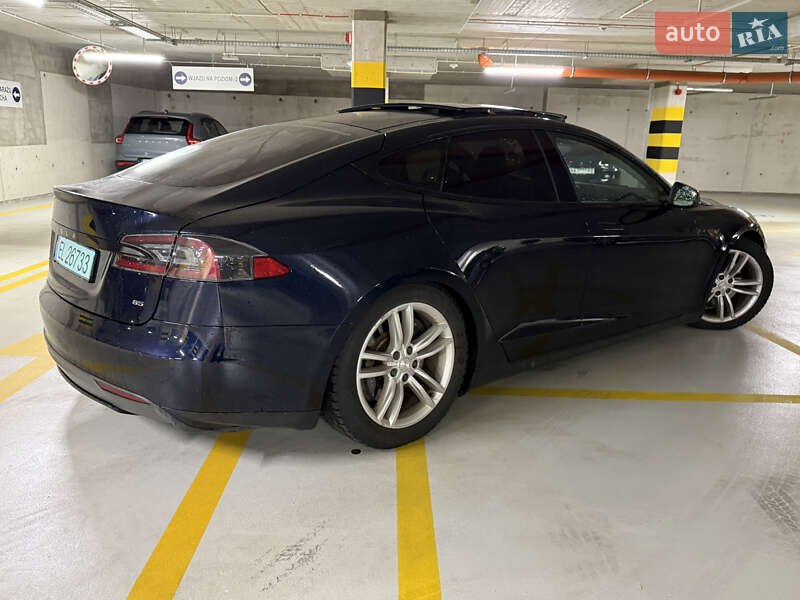 Tesla Model S 2013
