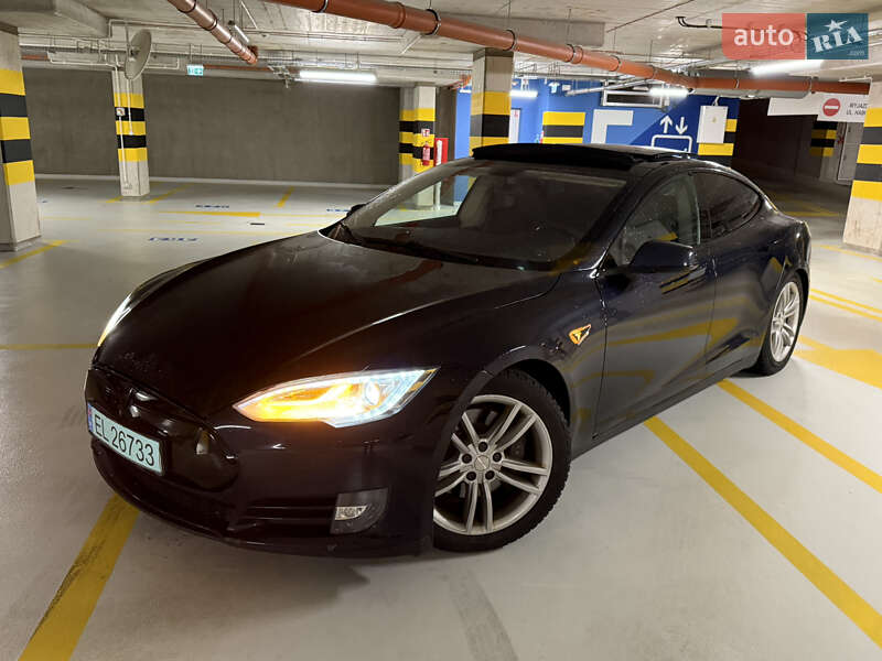 Tesla Model S 2013