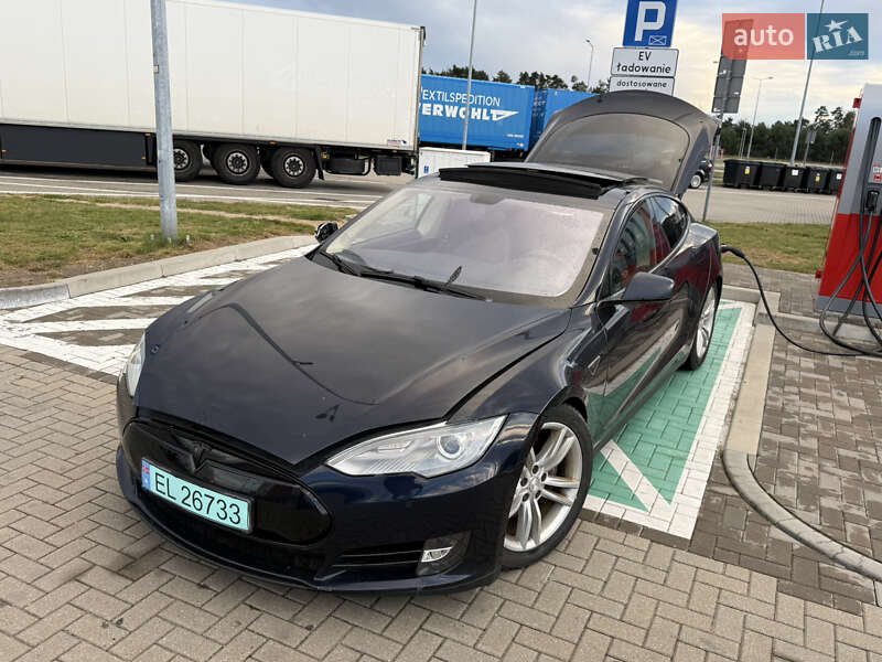 Tesla Model S 2013